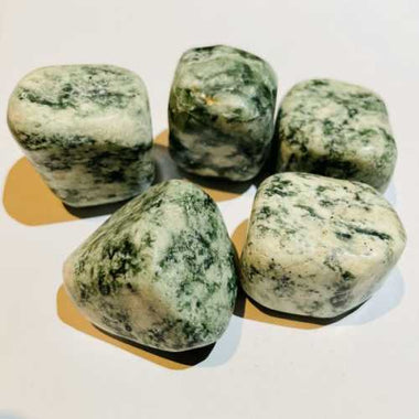 Genuine Green Kyanite Gemstone Crystal Tumble 3-4cm
